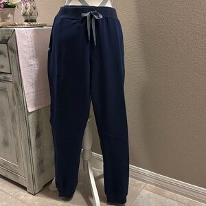 FIGS Muhima jogger style scrub pants